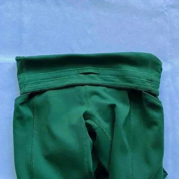 EUC Lulu Lemon Women’s HR Tight 25” Size 2 Green Legging Pant - Picture 4 of 13